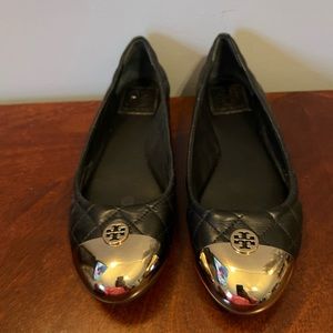 EUC Tory Burch black and gold flats size 8.5